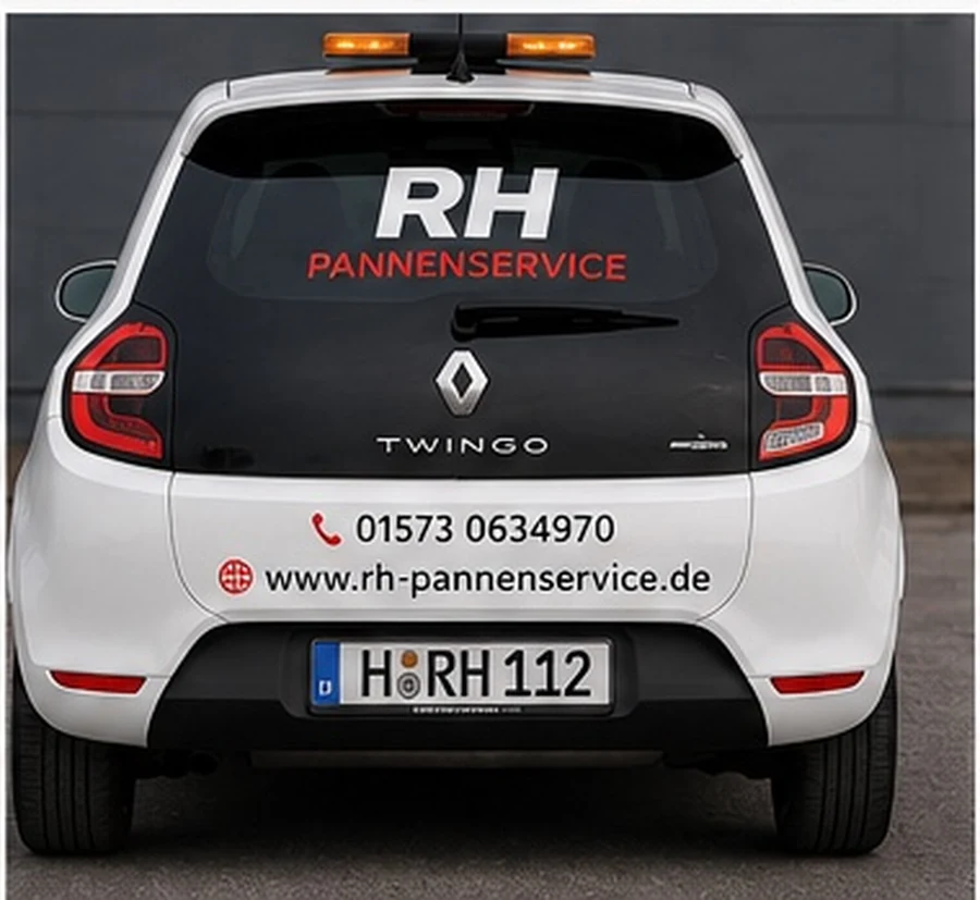Heckansicht des weißen RH Pannenservice Twingo